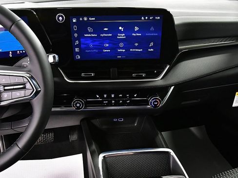 New 2026 Chevrolet Equinox LT w/ LPO, Floor Liner Package image 22