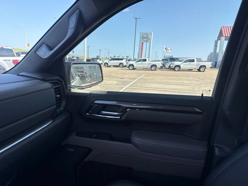 Used 2022 Chevrolet Silverado 1500 ZR2 w/ Technology Package AWD/4WD image 35
