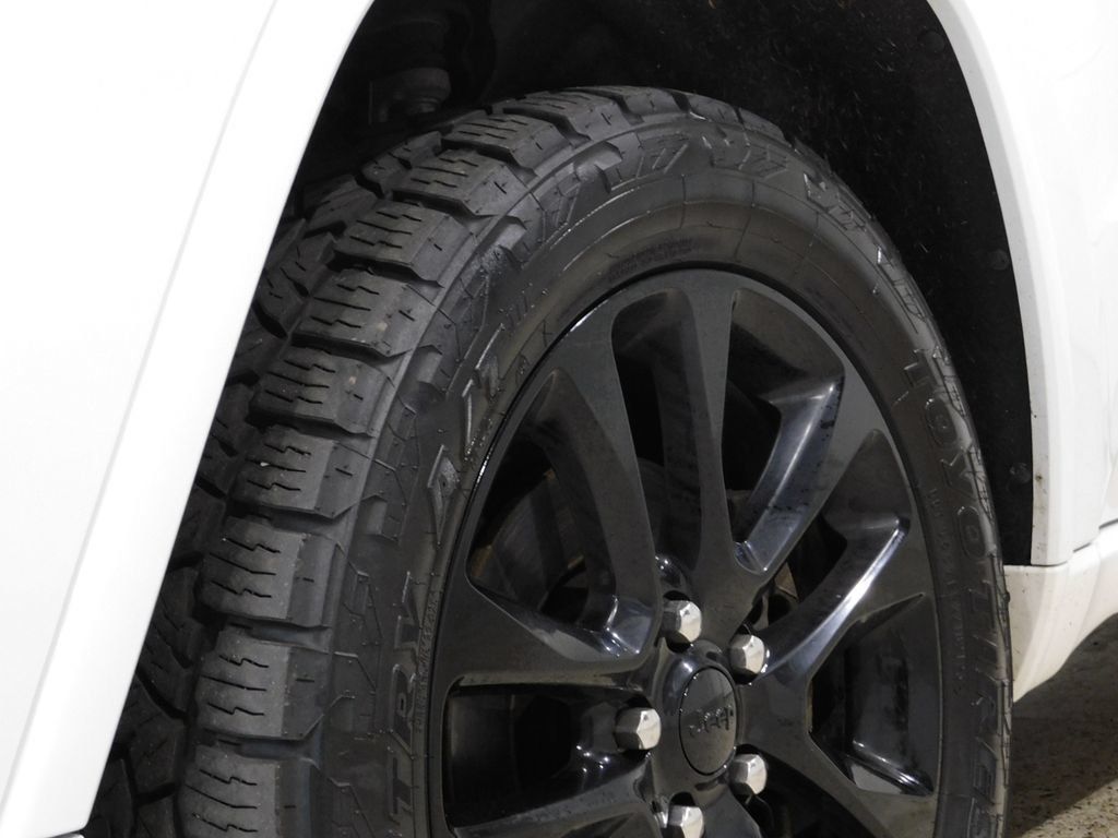 Used 2020 Jeep Grand Cherokee Altitude AWD/4WD image 20
