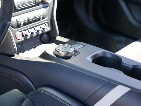 Used 2021 Ford Mustang Shelby GT500 w/ Carbon Fiber Track Pack image 18