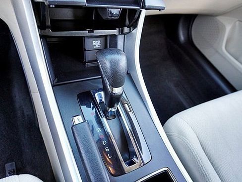 Used 2015 Honda Accord EX image 29