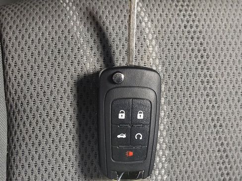 Used 2016 Chevrolet Sonic LT image 32