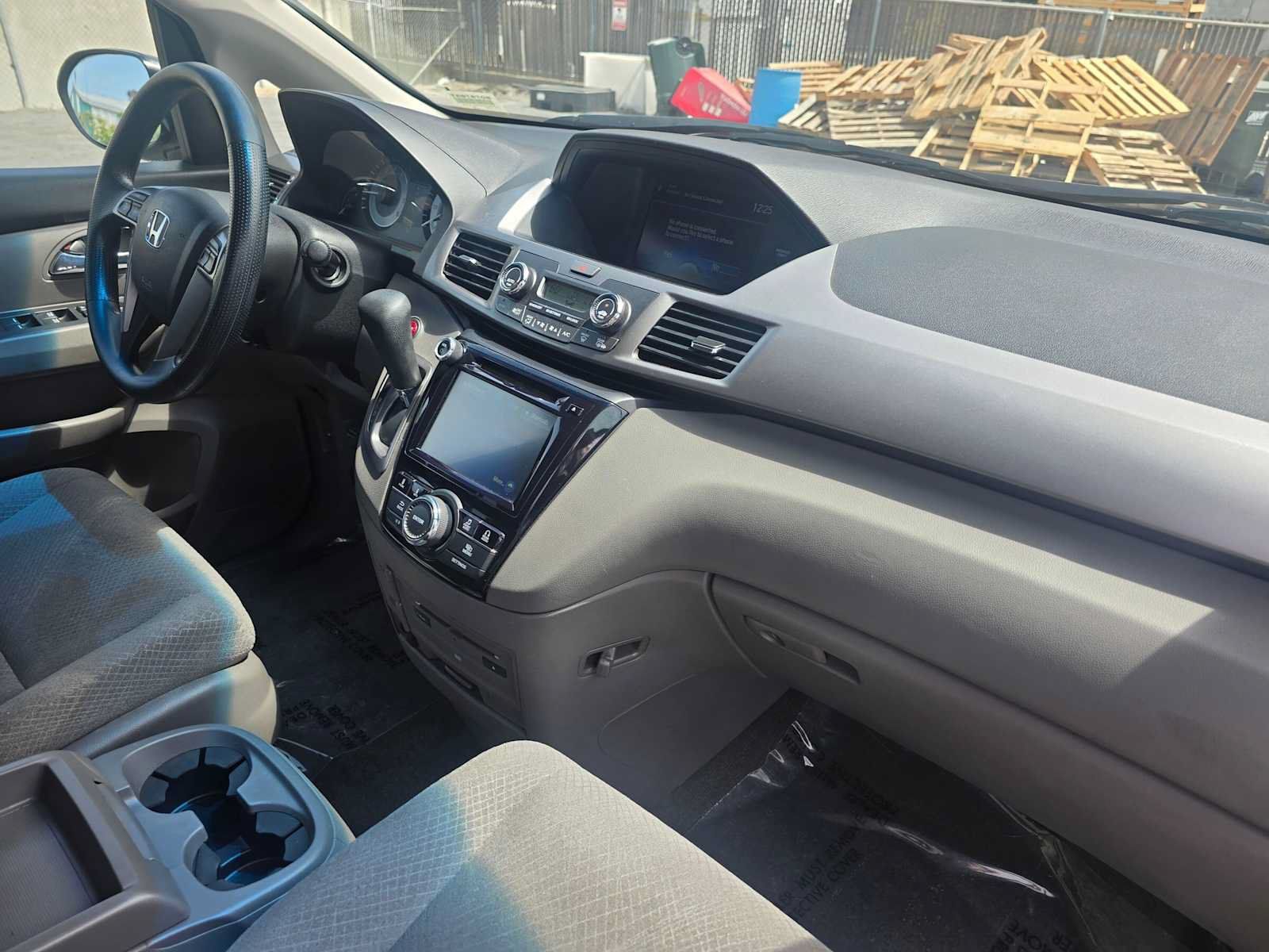 Used 2016 Honda Odyssey SE image 11