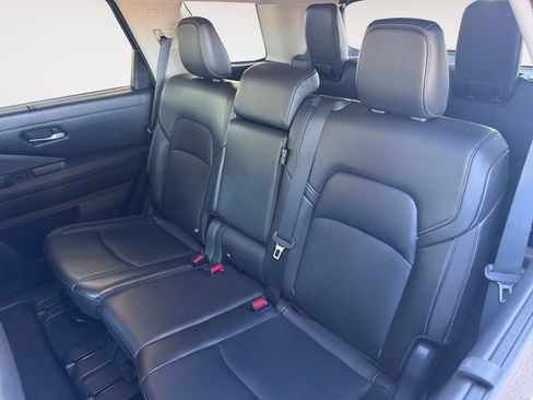 Used 2022 Nissan Pathfinder SL w/ Lighting Package (N92) image 24