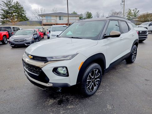 Used 2021 Chevrolet TrailBlazer ACTIV w/ Technology Package AWD/4WD image 9