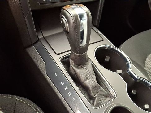 Used 2018 Ford Explorer XLT FWD image 16