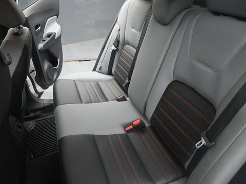 Used 2021 Nissan Kicks SR w/ SR Premium Package image 18