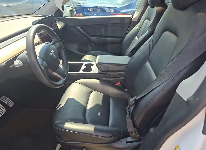 Used 2022 Tesla Model Y Performance AWD/4WD image 4