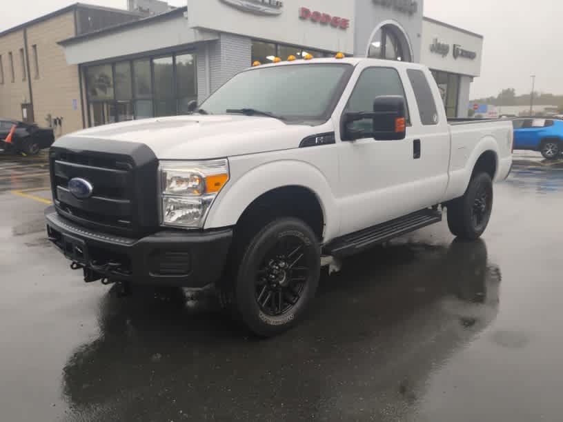 Used 2016 Ford F250 XL w/ Power Equipment Group AWD/4WD image 3