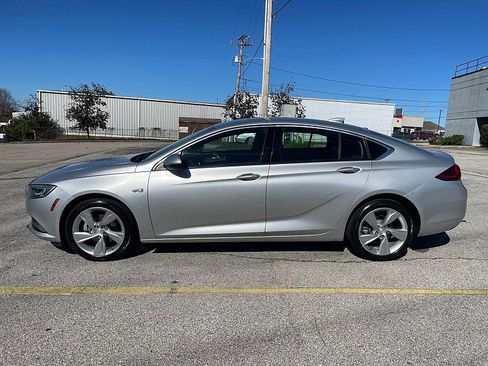 Used 2019 Buick Regal Preferred w/ Driver Confidence Package I image 5