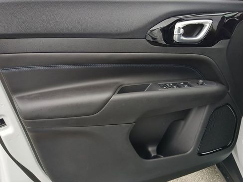 New 2026 Jeep Compass Limited image 19