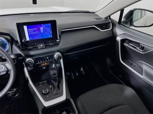Certified 2024 Toyota RAV4 XLE image 21