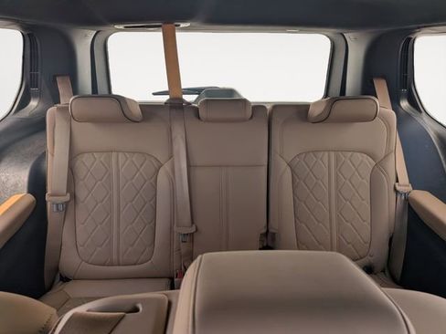 Used 2024 Jeep Grand Wagoneer Series III w/ Rear Seat Video Group 1 AWD/4WD image 39