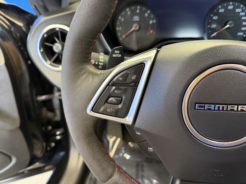 Used 2019 Chevrolet Camaro ZL1 RWD image 16