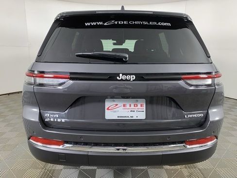 New 2025 Jeep Grand Cherokee Laredo w/ Luxury Tech Group I image 3