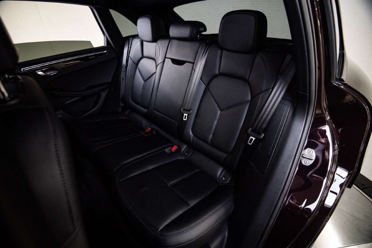 Certified 2026 Porsche Macan AWD/4WD image 24