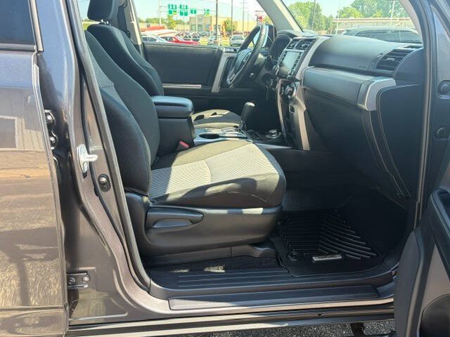Used 2021 Toyota 4Runner SR5 AWD/4WD image 16