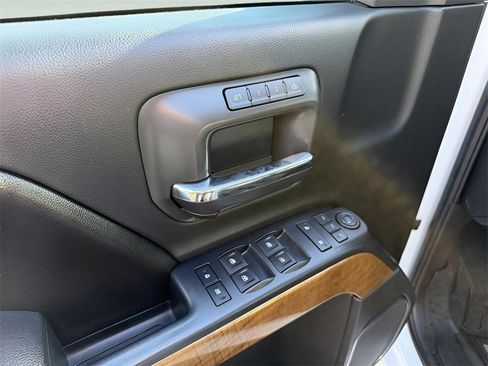 Used 2016 Chevrolet Silverado 1500 LTZ Z71 image 18