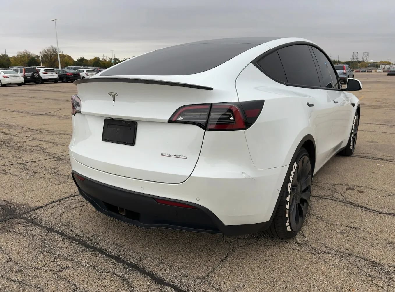Used 2022 Tesla Model Y Performance AWD/4WD image 2