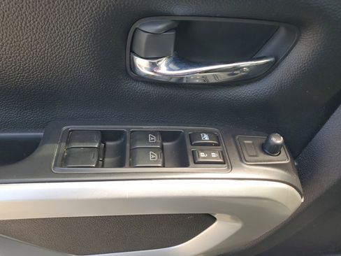 Used 2021 Nissan Titan SV w/ SV Convenience Package image 27