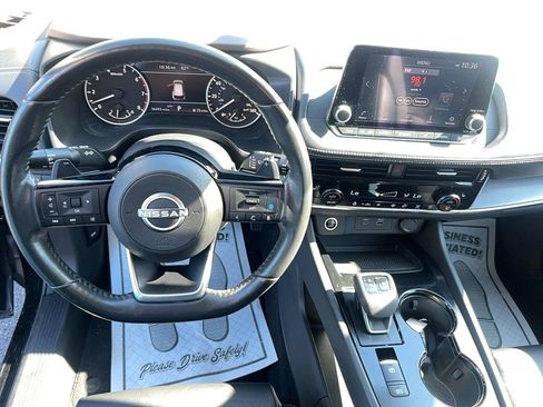 Used 2022 Nissan Rogue SV w/ SV Premium Package image 15