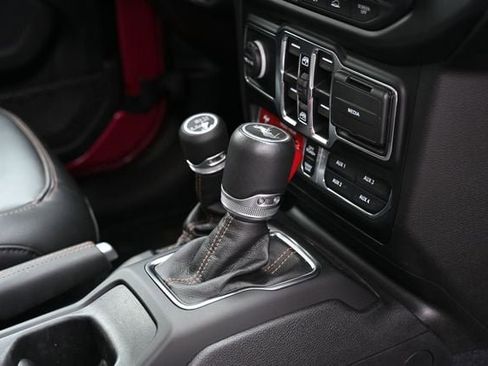 Used 2022 Jeep Wrangler Unlimited Rubicon w/ Xtreme Recon 35" Tire Package image 36