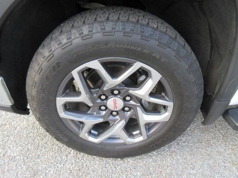 Used 2025 GMC Sierra 1500 SLT w/ SLT Premium Plus Package AWD/4WD image 12