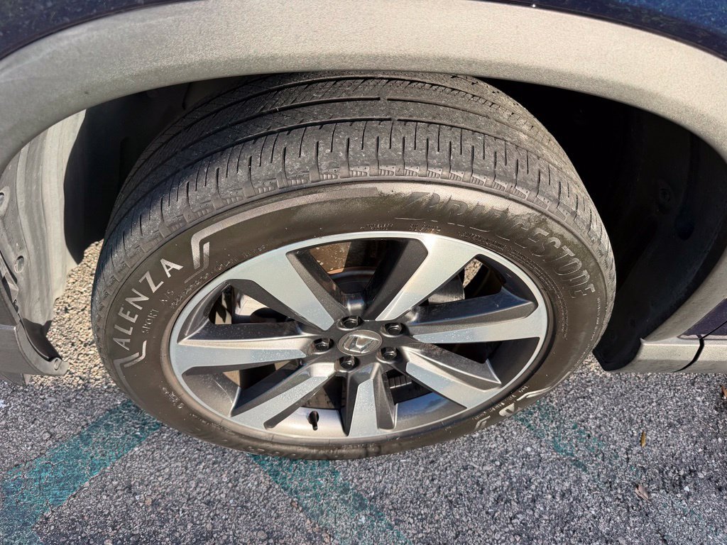 Used 2025 Honda Pilot Touring image 16
