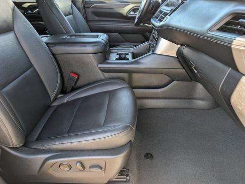 Certified 2024 Chevrolet Suburban LT AWD/4WD image 12