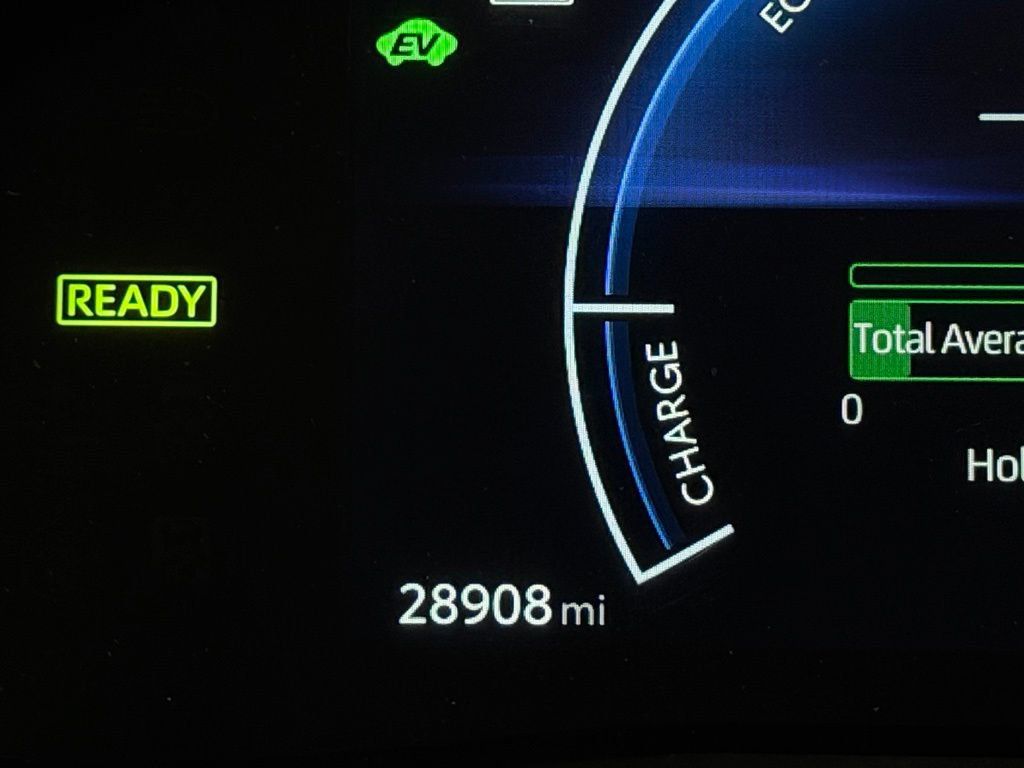 Used 2025 Toyota Camry SE FWD image 15