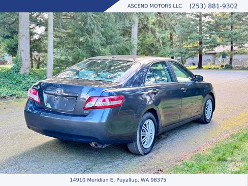 Used 2011 Toyota Camry LE image 5