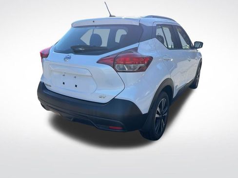 Used 2018 Nissan Kicks SV image 15