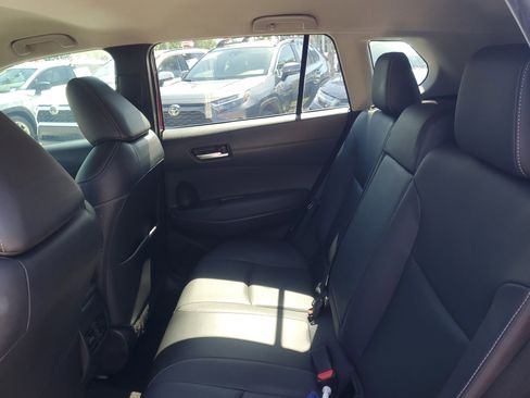 Used 2022 Toyota Corolla Cross XLE FWD image 11