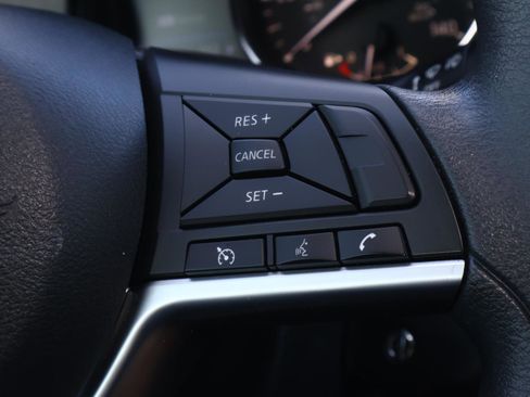 Used 2021 Nissan Rogue Sport S image 24