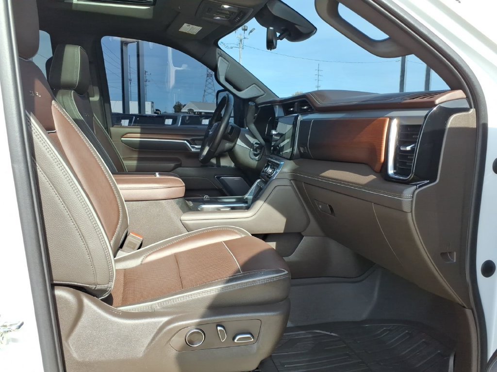 Used 2024 GMC Sierra 2500 Denali w/ Denali Reserve Package AWD/4WD image 12