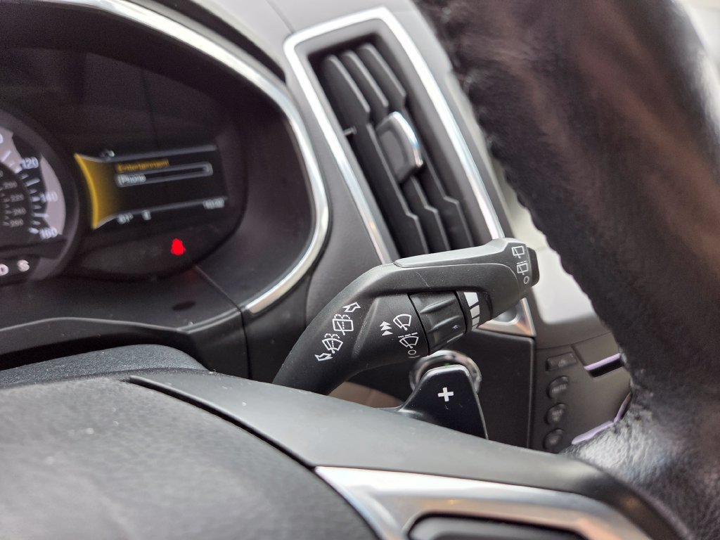 Used 2015 Ford Edge Titanium FWD image 14