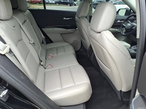 Used 2022 Cadillac XT4 Premium Luxury w/ Enhanced Visibility Package FWD image 13