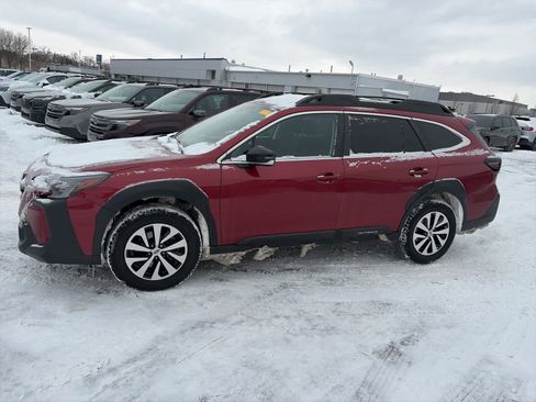 Used 2023 Subaru Outback Premium image 2