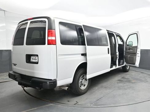 Used 2024 Chevrolet Express 3500 LS RWD image 52