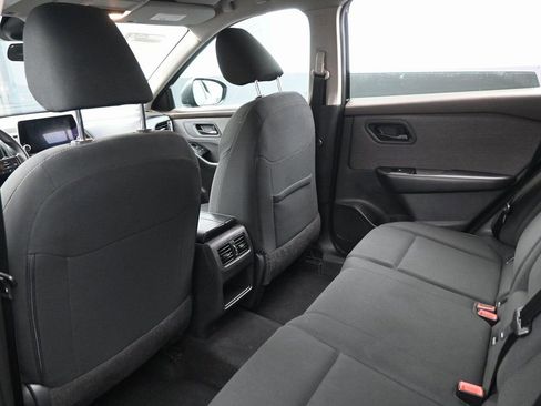 Used 2023 Nissan Rogue S image 28