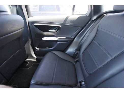 Used 2023 Mercedes-Benz GLC 300 image 12