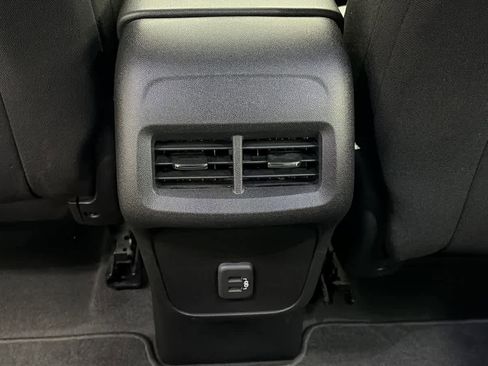 Used 2019 Chevrolet Equinox LS image 23