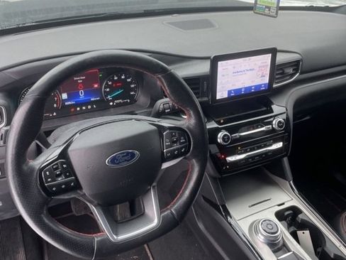 Used 2023 Ford Explorer ST-Line image 13