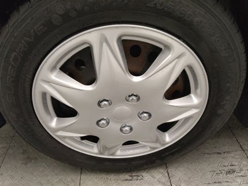 Used 2021 Nissan Kicks S FWD image 31