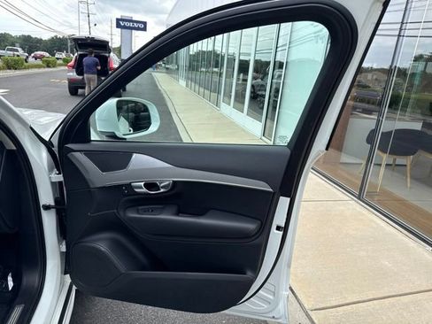 Used 2024 Volvo XC90 B5 Core w/ Climate Package AWD/4WD image 14