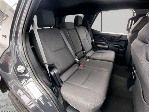 Used 2025 Toyota 4Runner SR5 AWD/4WD image 27
