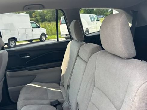 Used 2021 Honda Pilot EX image 32