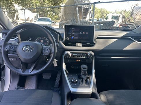 Used 2025 Toyota RAV4 LE image 27
