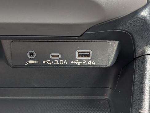 Used 2024 Subaru Crosstrek 2.0i Premium image 33