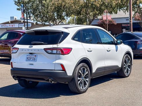 Used 2022 Ford Escape SE w/ SE Sport Appearance Package FWD image 4